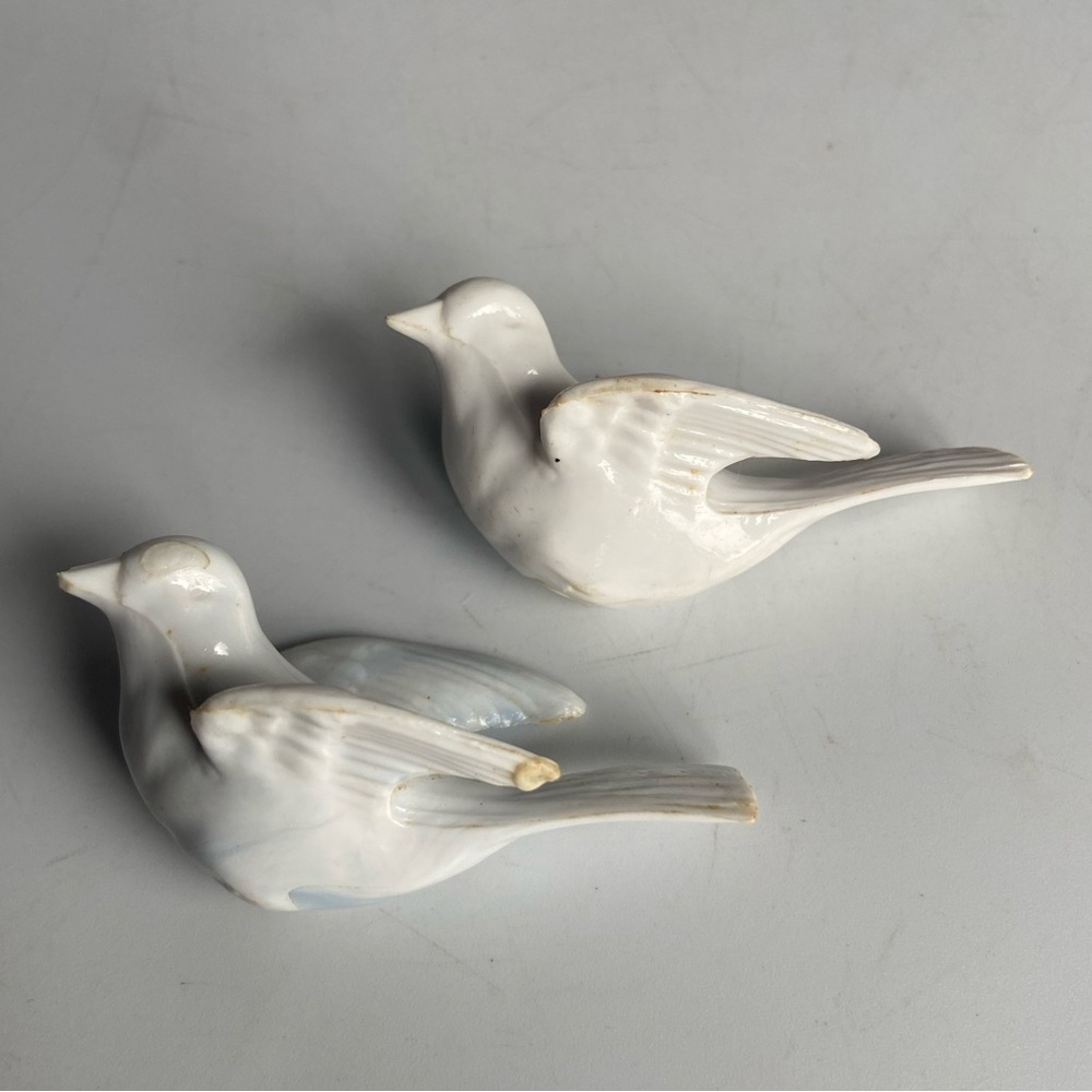 Vintage White Christmas Doves